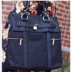 Newlie Louise bag in black